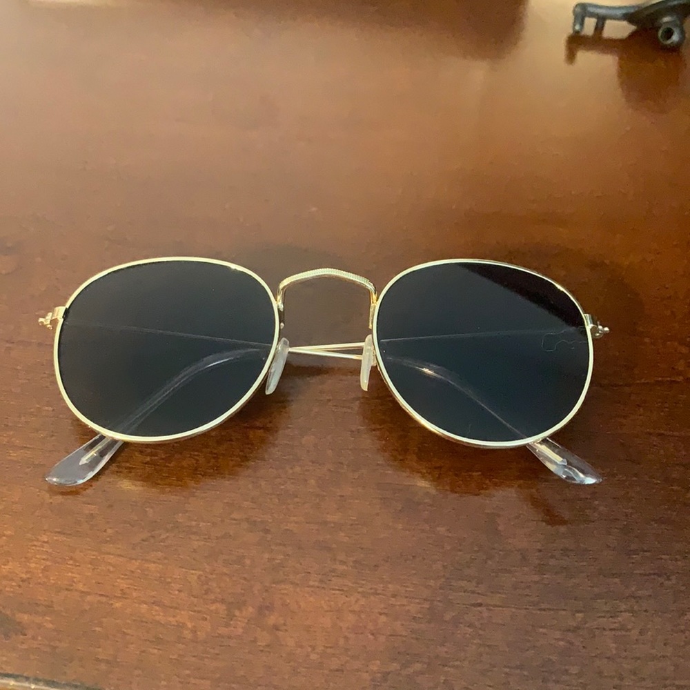 super cute & stylish sunglasses!